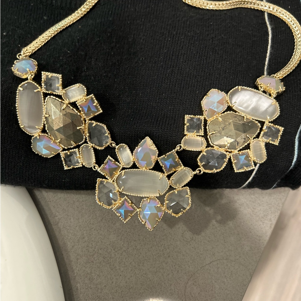 Kendra Scott Golden Necklace